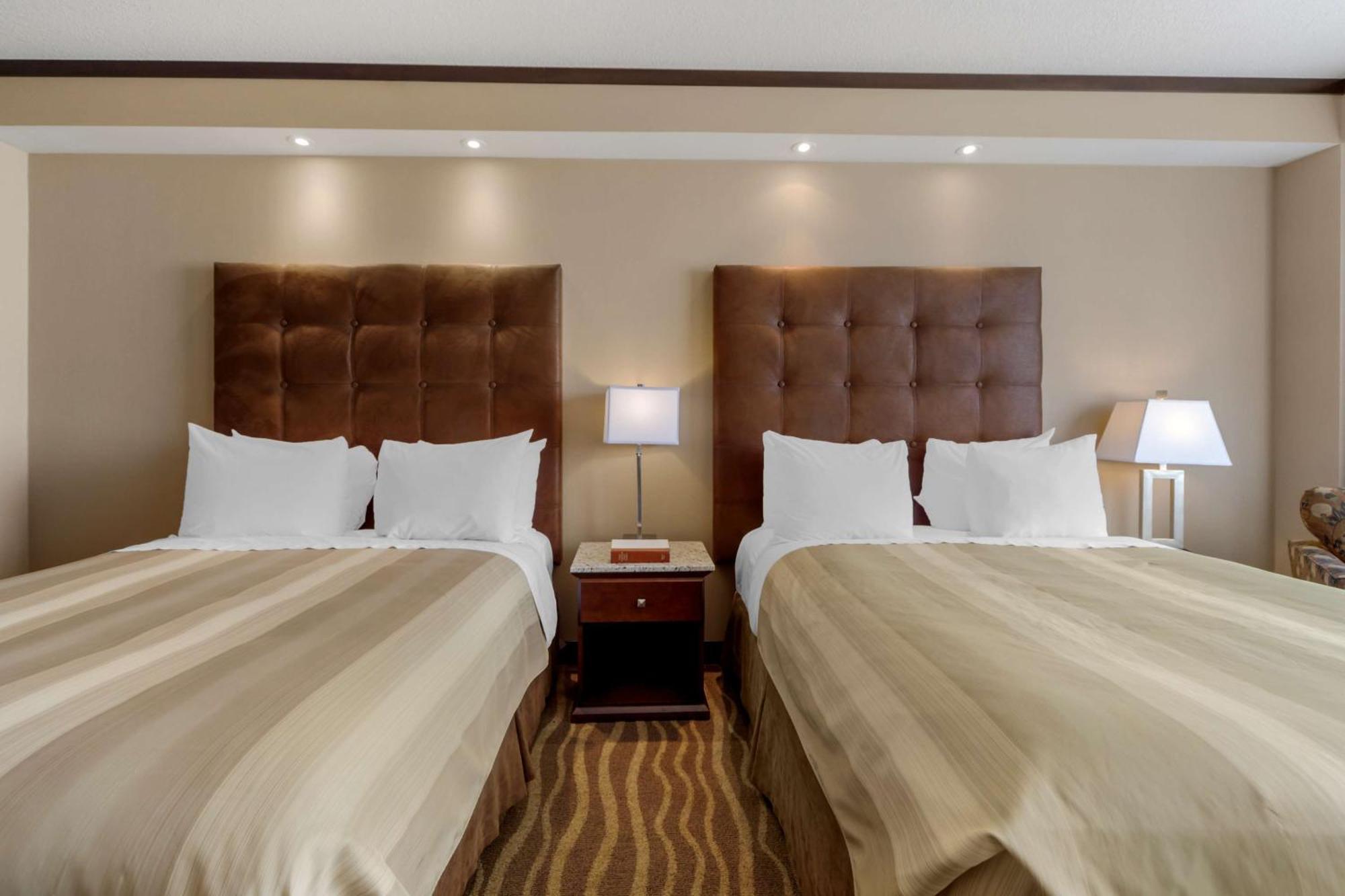 Best Western Premier Denham Inn & Suites Leduc Ngoại thất bức ảnh