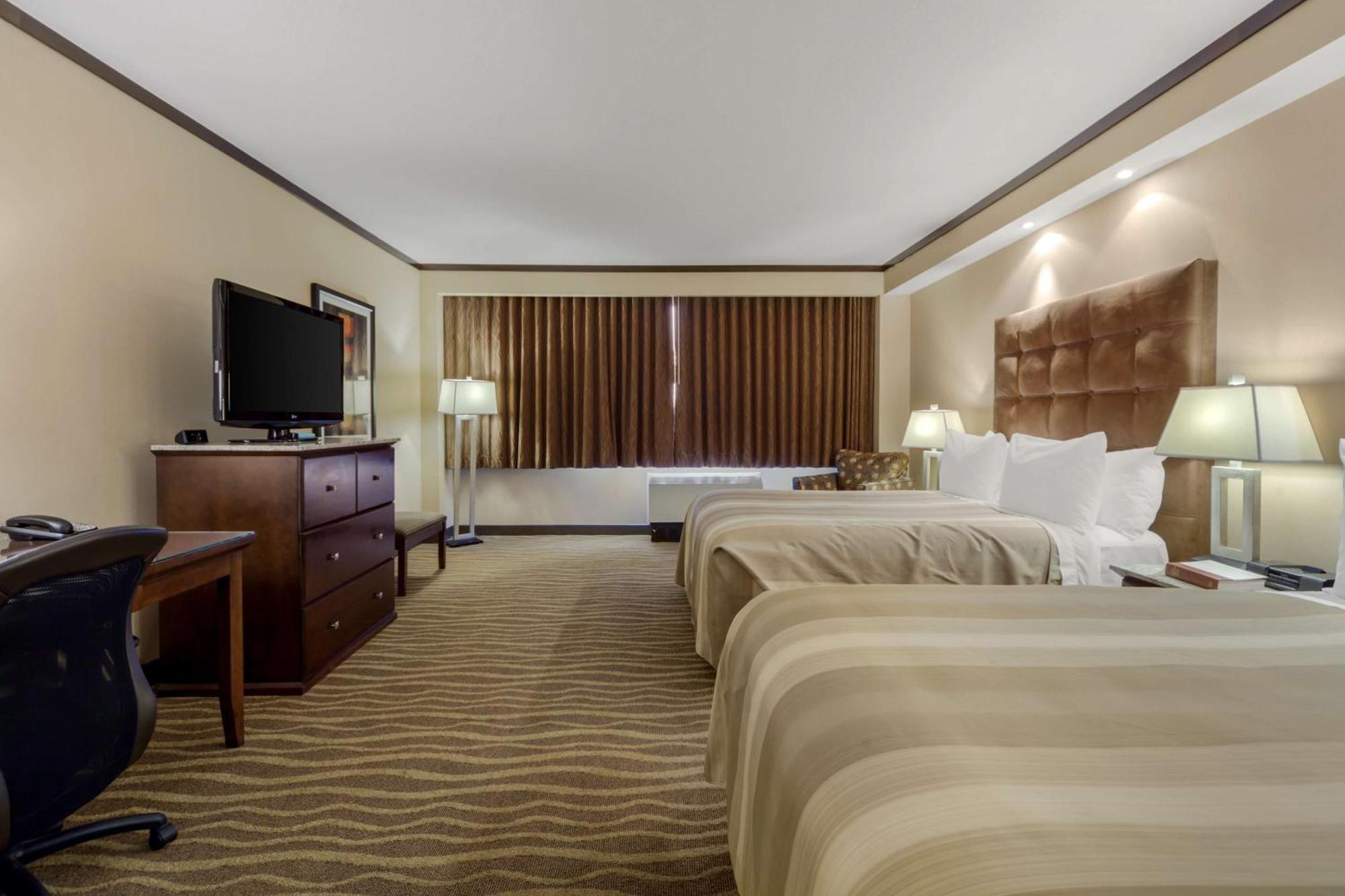 Best Western Premier Denham Inn & Suites Leduc Ngoại thất bức ảnh