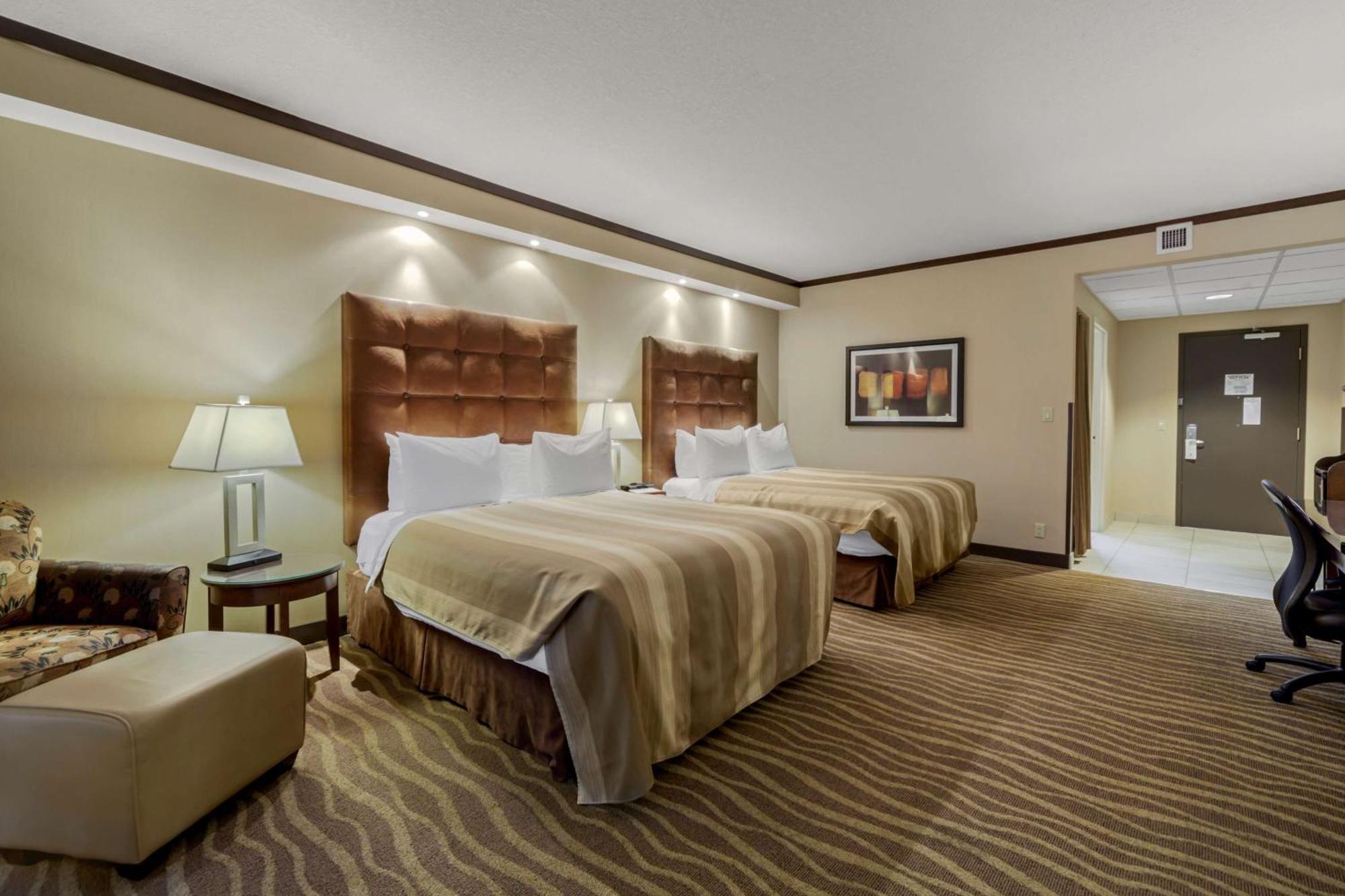 Best Western Premier Denham Inn & Suites Leduc Ngoại thất bức ảnh