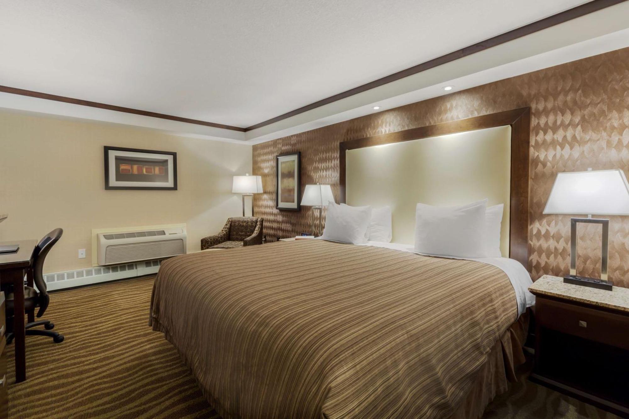 Best Western Premier Denham Inn & Suites Leduc Ngoại thất bức ảnh