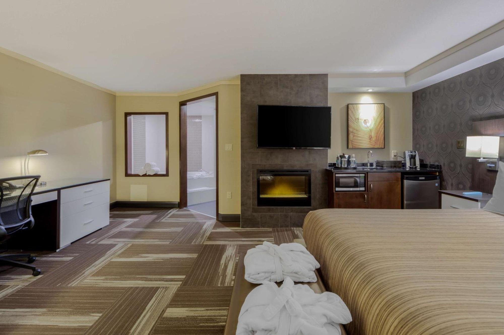 Best Western Premier Denham Inn & Suites Leduc Ngoại thất bức ảnh