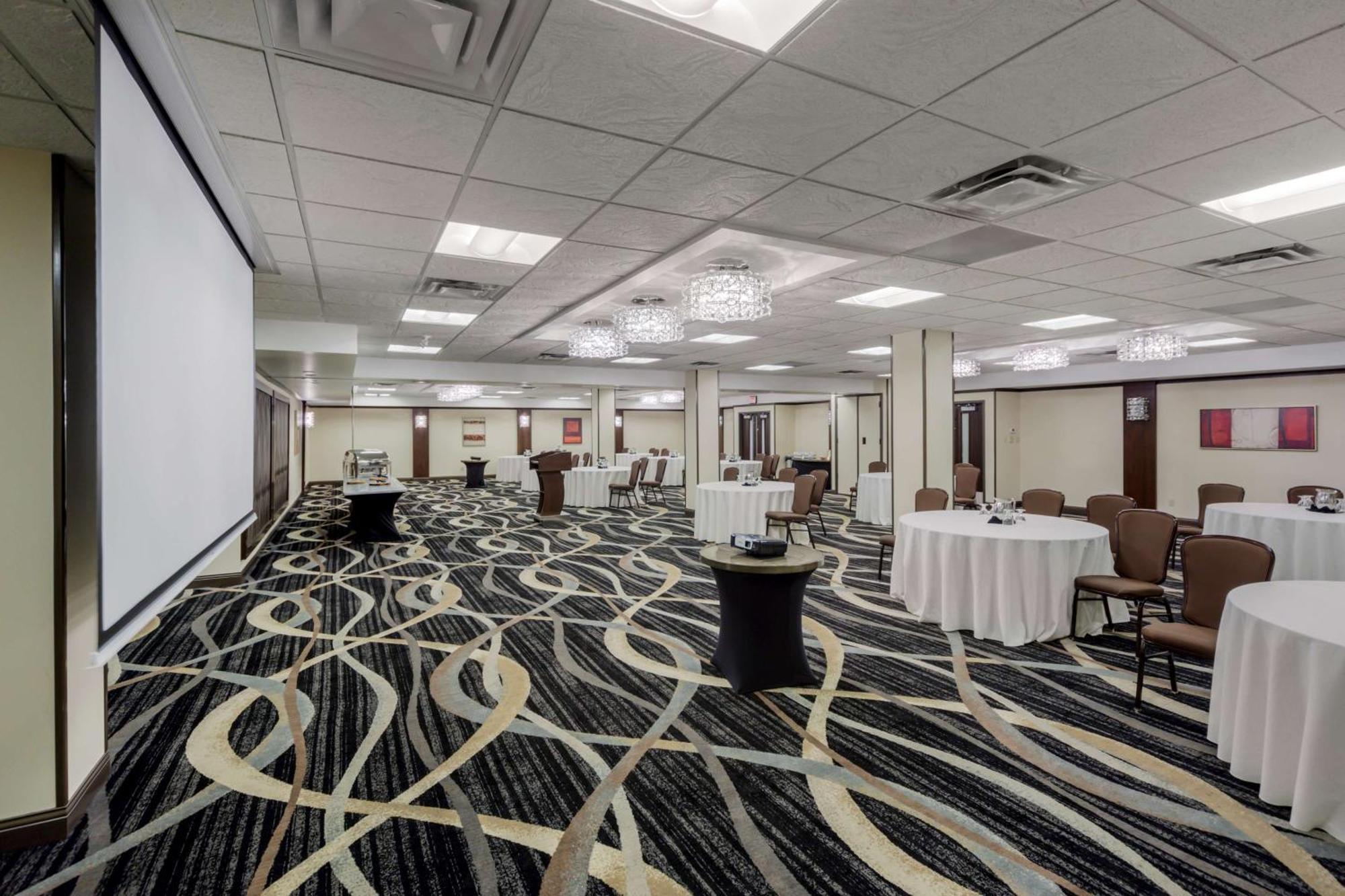 Best Western Premier Denham Inn & Suites Leduc Ngoại thất bức ảnh