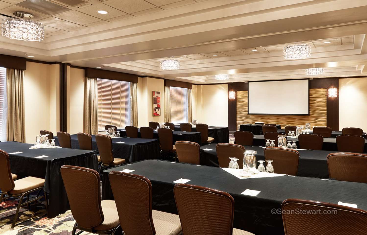 Best Western Premier Denham Inn & Suites Leduc Ngoại thất bức ảnh